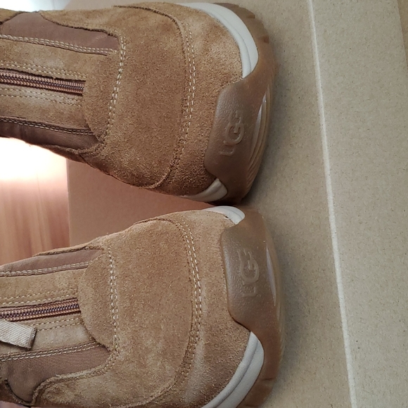 Ugg boots - Picture 4 of 7